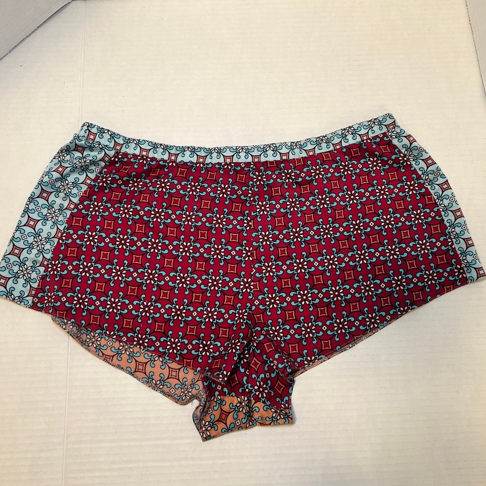 Victoria's Secret Silky Feel Polyester Sleep Pajama Shorts Size Medium